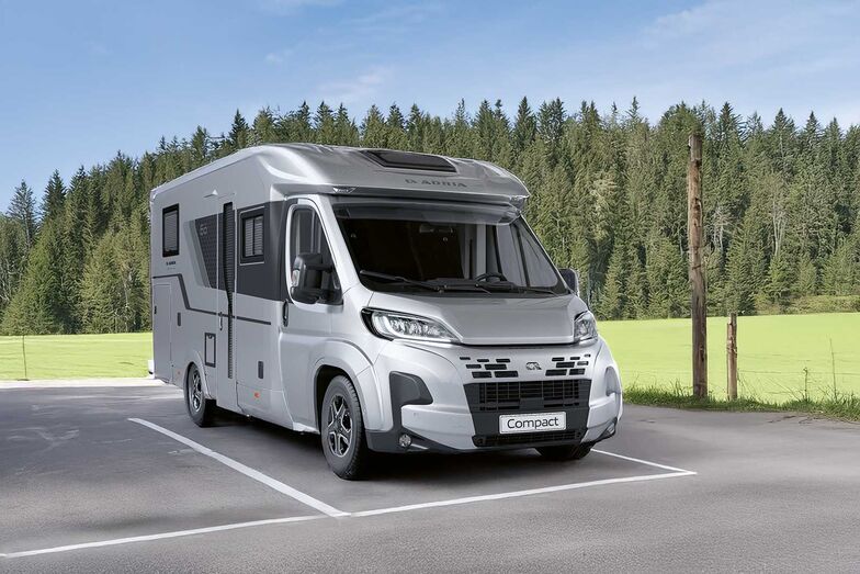 Der mit 212 Zentimetern Breite, sehr schlanke Compact DL 60Y von Adria basiert auf dem 140-PS-Fiat mit Automatikgetriebe. Die 180-PS-Motorisierung ist optional erhältlich.