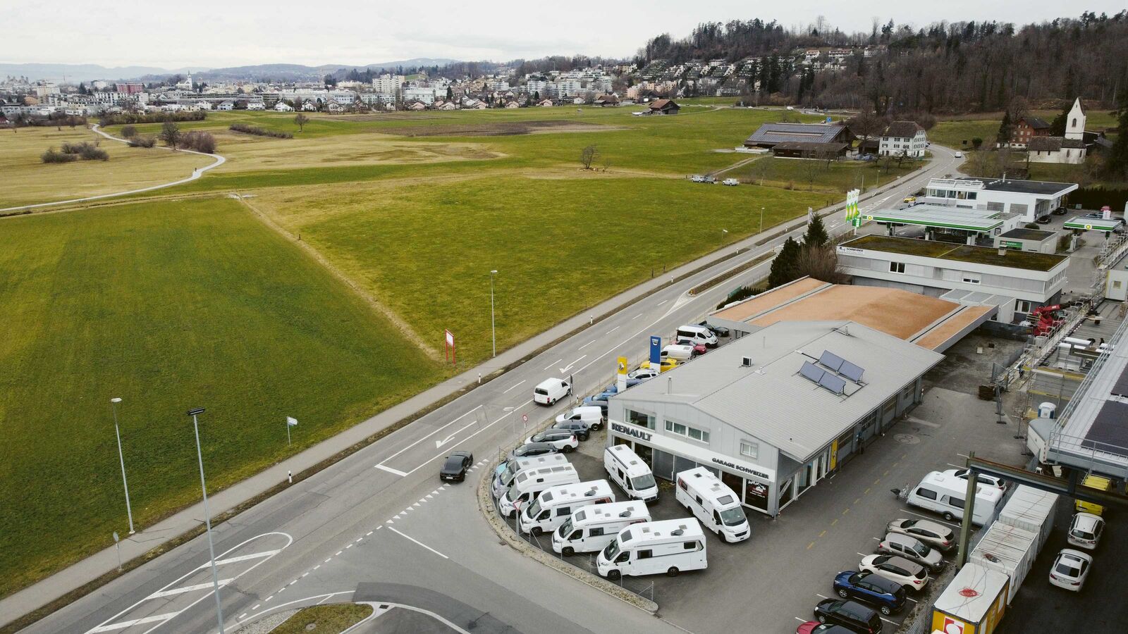 Le Garage Schweizer GmbH à Jona représente les marques Weinsberg et Knaus et répare toutes les marques de camping-cars.