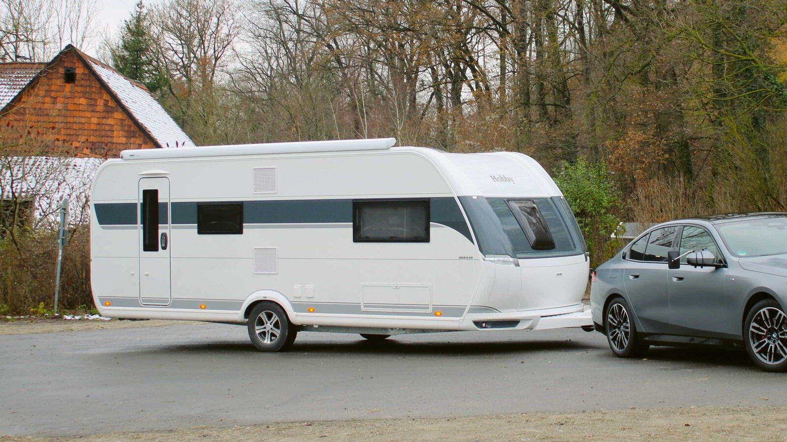 La caravane Maxia de 2,5 m de large se distingue par une tenue de route parfaite, un espace enfants intéressant et un intérieur moderne au look nordique.