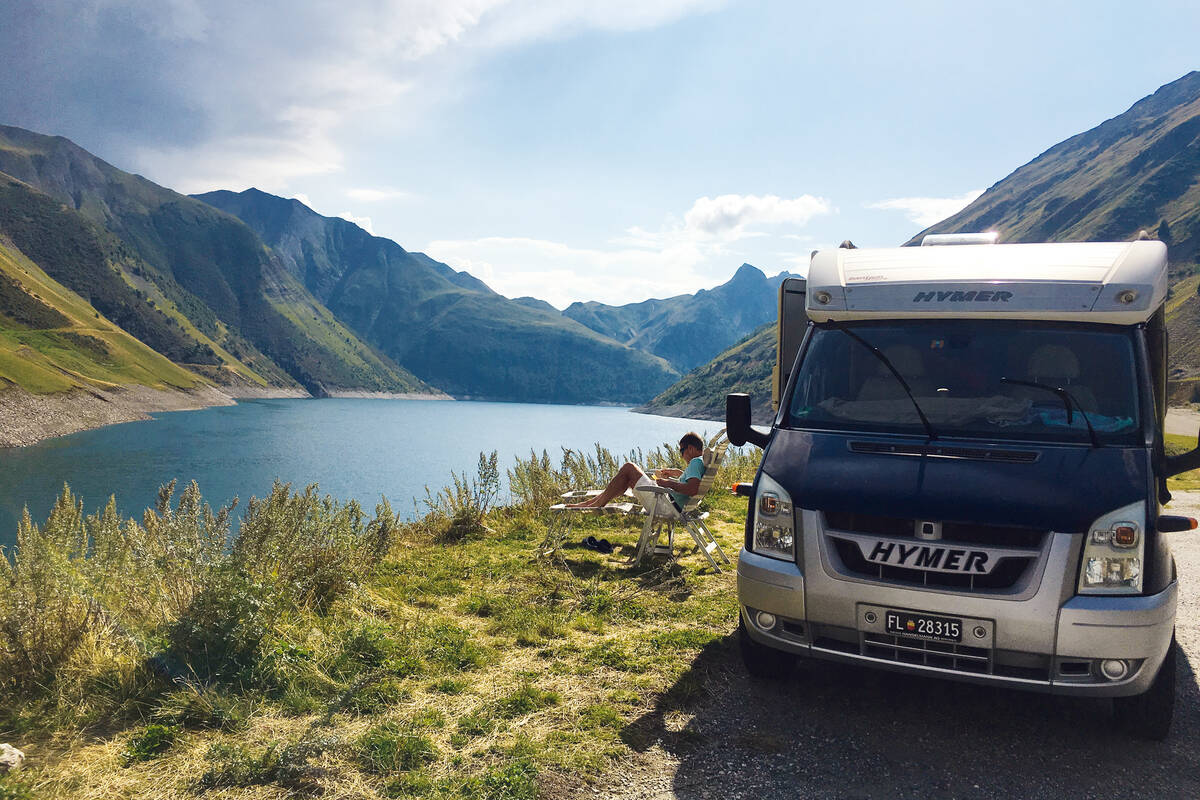 Entlang der Passstrassen bieten sich immer wieder wunderschöne Plätze zum Verweilen an – hier am Col de la Croix de Fer.