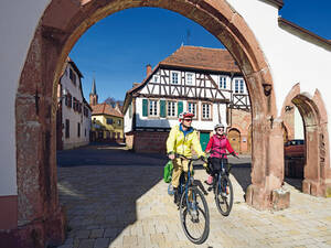 Les maisons à colombages comme ici à Rhodt unter Rietburg jalonnent des villages très soignés.