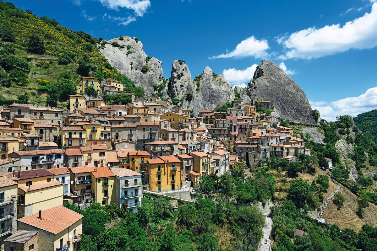 Le fait que l’on surnomme les pics rocheux escarpés de Castelmezzano les Dolomites sauvages n’a  rien d’étonnant.