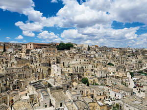 La ville rocheuse de Matera est l’endroit idéal pour la réalisation d’un film sur la vie de Jésus. Mais maintenant, c’est l’équipe de tournage du nouveau James Bond qui est venue pour utiliser le superbe décor environnant.