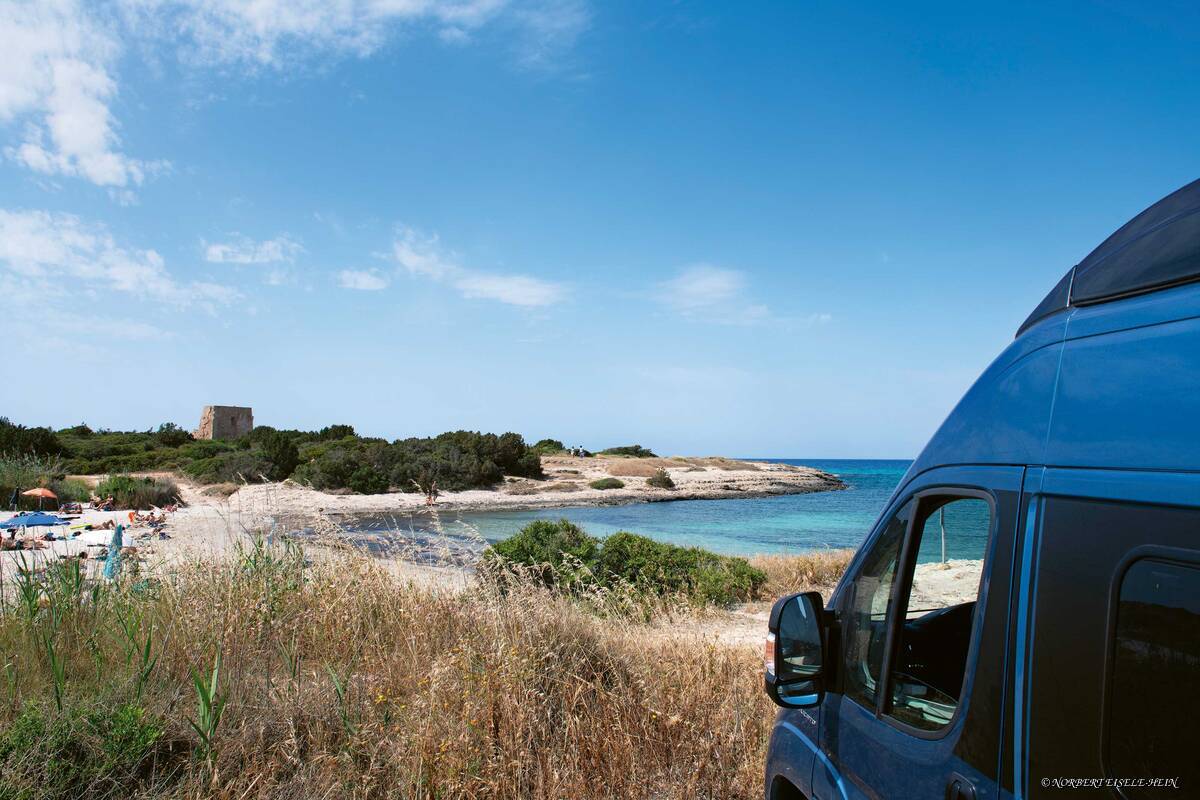 In der Nähe von Monópoli können wir mit dem Wohnmobil fast direkt an den Strand fahren und schnell mal eine Badepause einlegen. 