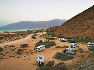 Es gibt viele wunderschöne Plätze entlang der langen Küstenlinie des Oman.