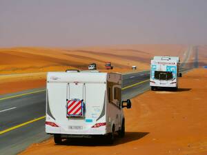 Il est assez facile de faire de parcourir de longues distances entre les étapes en Arabie saoudite, d’autant plus que le carburant y est vraiment bon marché : environ dix centimes le litre.