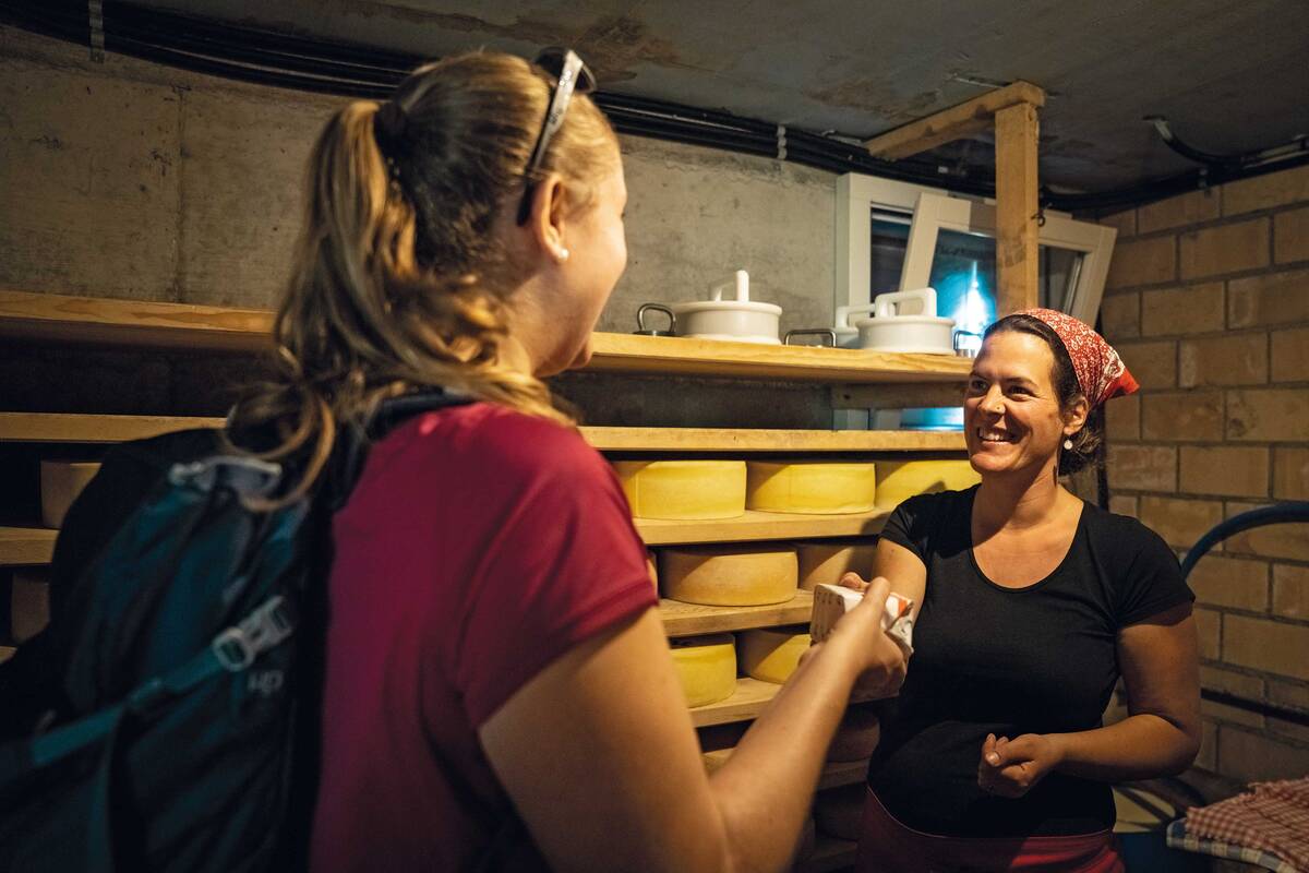 Im Käselager auf der Alp Grat liegt ein Teil der rund 200 Tonnen Alpkäse, die jährlich in Uri produziert werden.