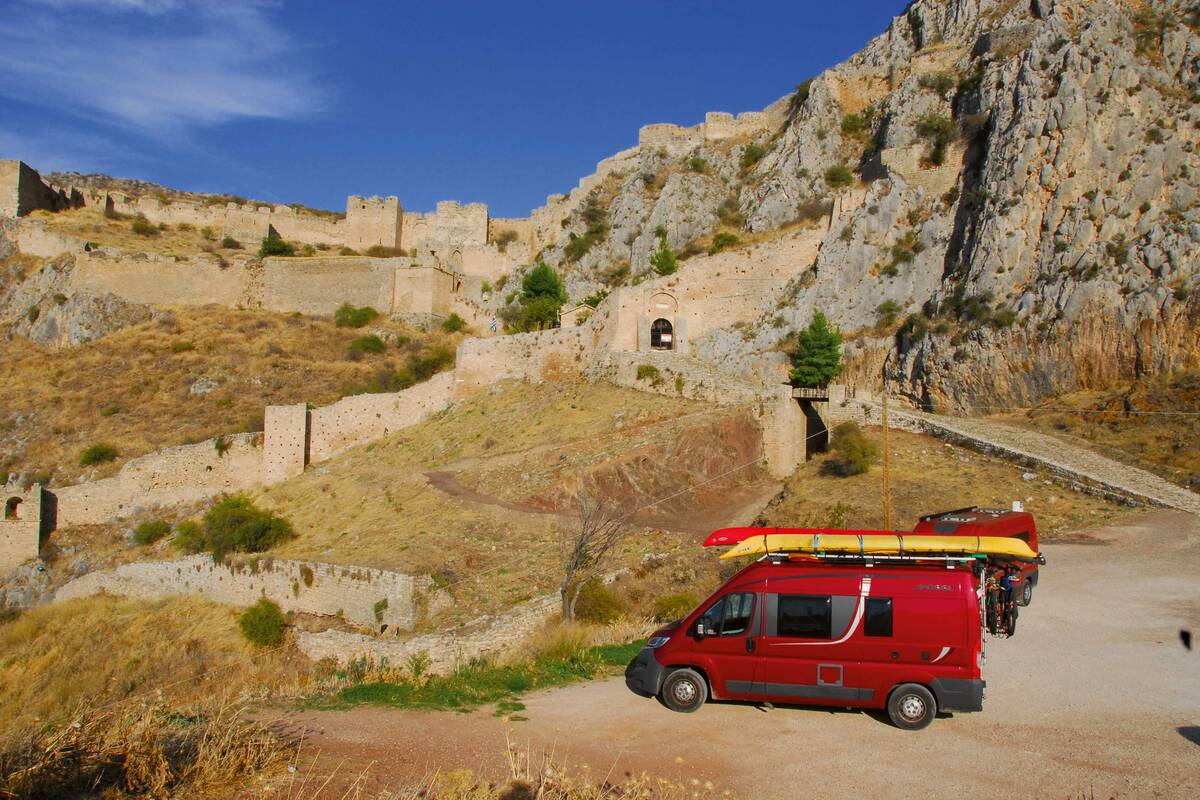 Depuis la forteresse d’Acrocorinthe, on bénéficie d’un panorama  grandiose.