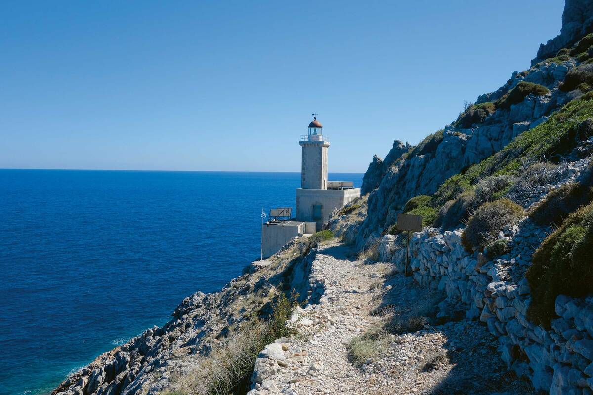 Phare du cap Malée. On dit qu&#039;Ulysse, pris dans une tempête alors qu&#039;il retournait à Ithaque, est arrivé au pays des Lotophages.