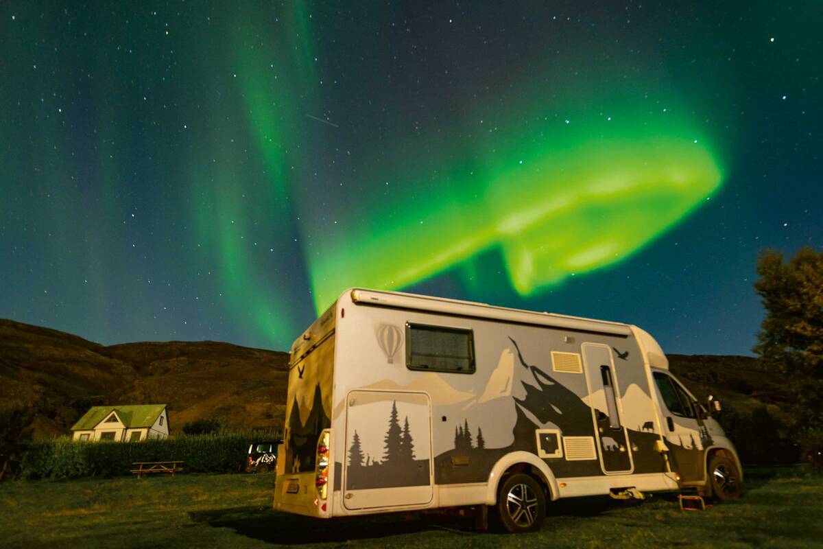 Des aurores boréales à l’air mystique dans les Hautes Terres, près de Hveravellir.