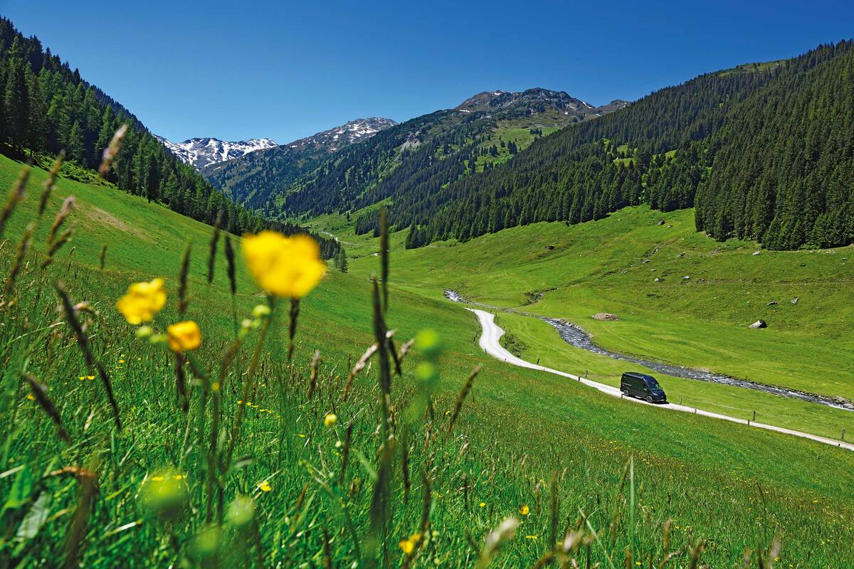 Erholungssuchende kommen in der alpinen Idylle voll auf ihre Kosten, aber auch Radfahrer und Wanderer aller Kragenweiten finden ein lohnendes Spektrum.