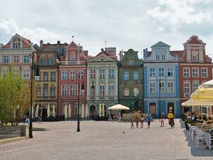 Élégante et animée, la Stary Rynek, place centrale de Poznań, dégage une atmosphère particulière.
