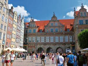 La Porte Verte est l’une des nombreuses portes historiques de Dantzick et fait partie des principales attractions de la vieille ville.
