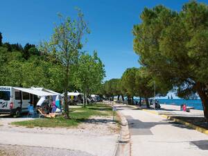 Entre Portorož et Piran, il y a de nombreux campings disposant d’un accès direct à la mer, comme le camping Fiesa.