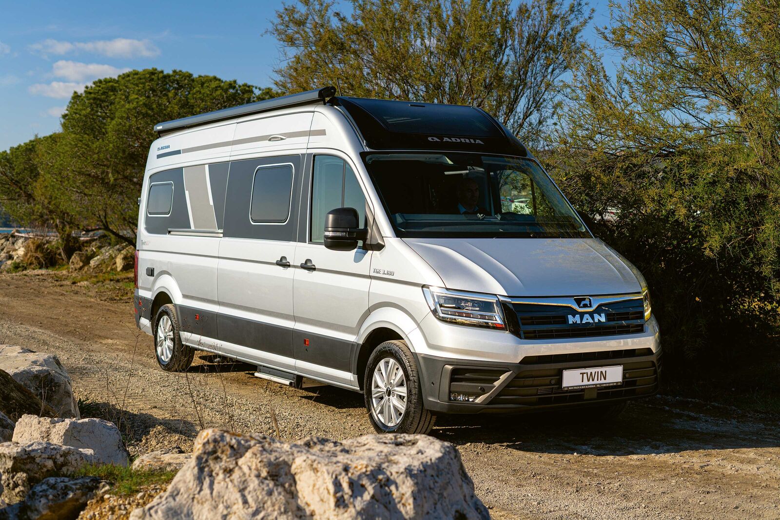Die neue Camppervan-Baureihe Adria Twin Max überzeugt mit Design und Komfort.